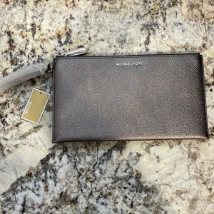Michael Kors Zip Wrislet
